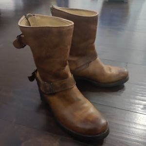 Frye Veronica back zip engineer boots women's size 7.5